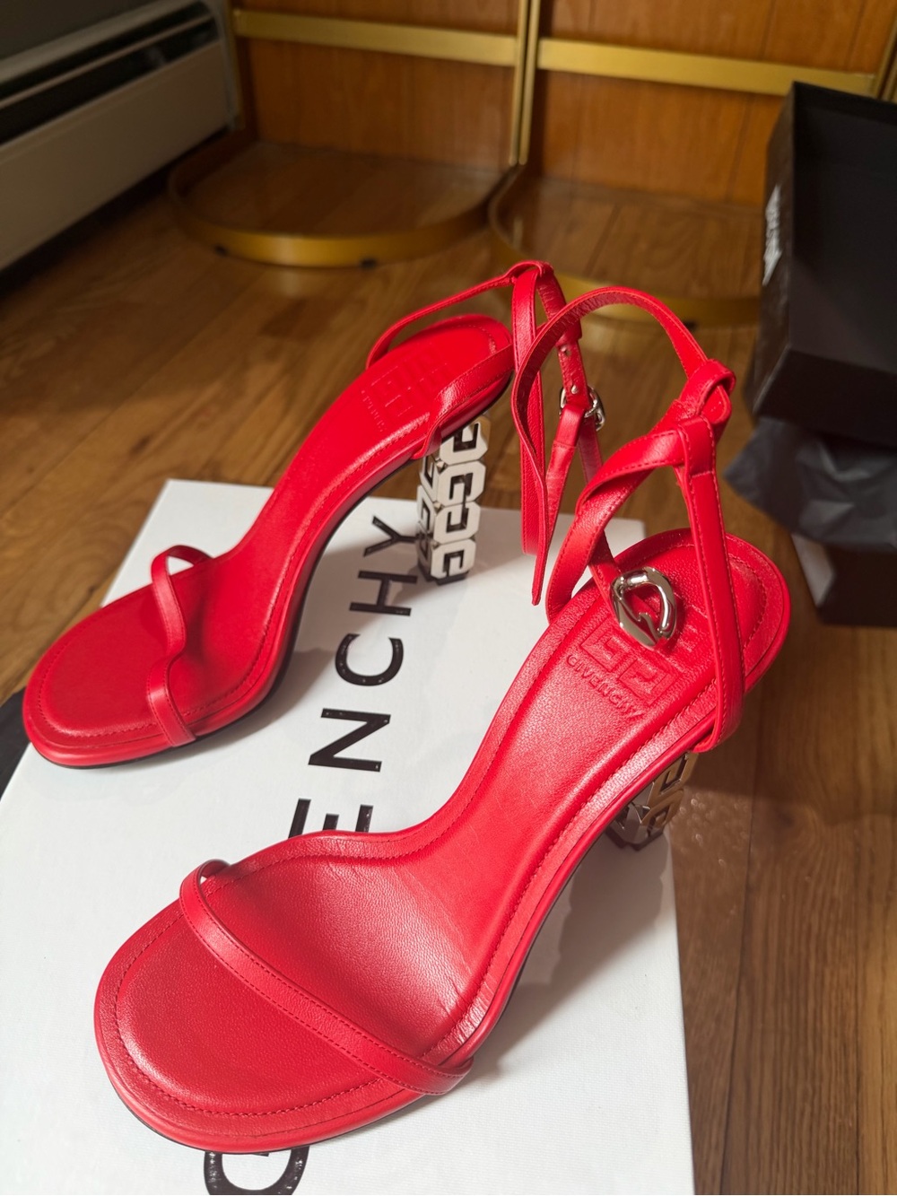 Givenchy Red G Cube Sandals Box Label